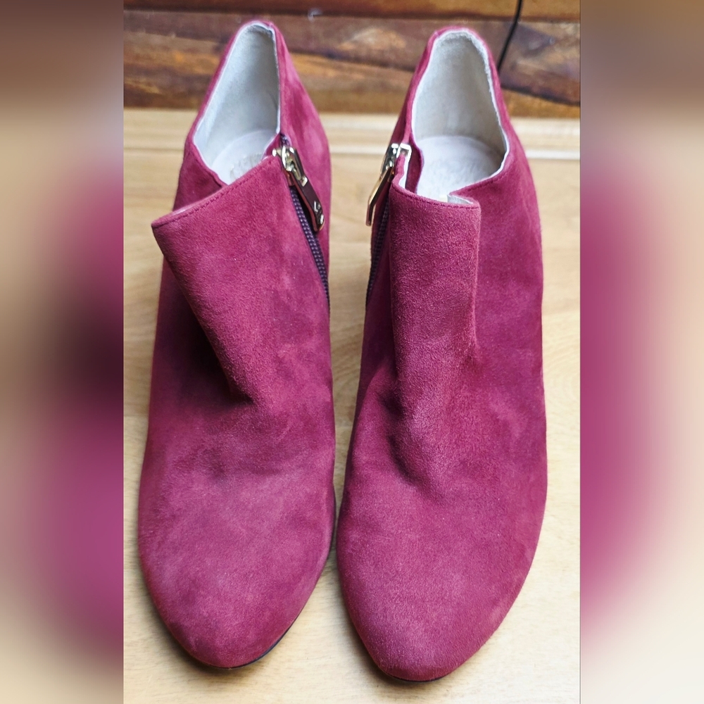 Vince Camuto Suede Ankle Boots - Reddish/Burgundy Size 7.5 ~ Gorgeous